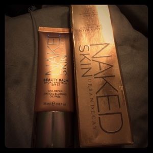 URBAN DECAY NAKED SKIN