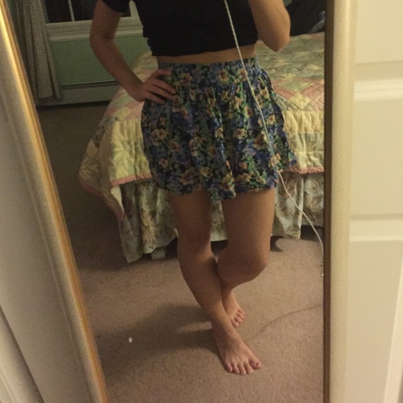 Forever 21 Floral Skater Skirt - Picture 3 of 3