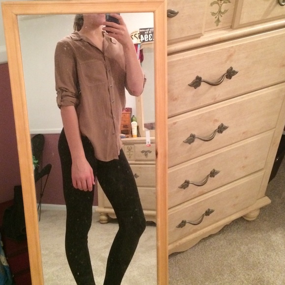 Brownish button up shirt - Picture 2 of 2