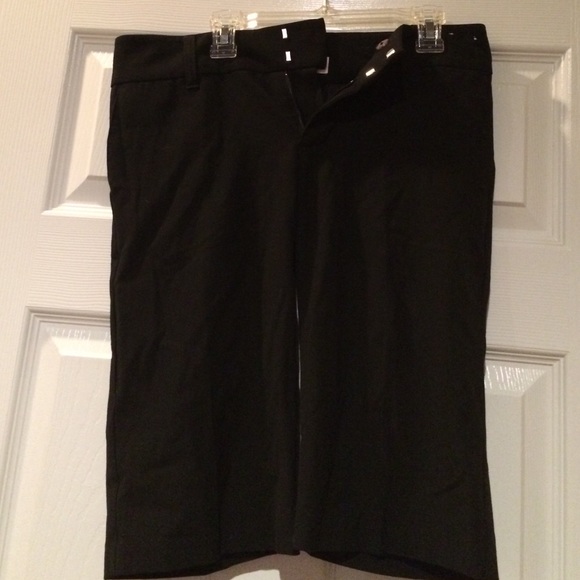 Black Nice Old NAvy knee length sjorts