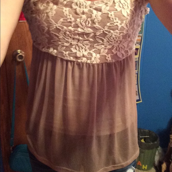 Cute flowing shirt - Picture 2 of 4