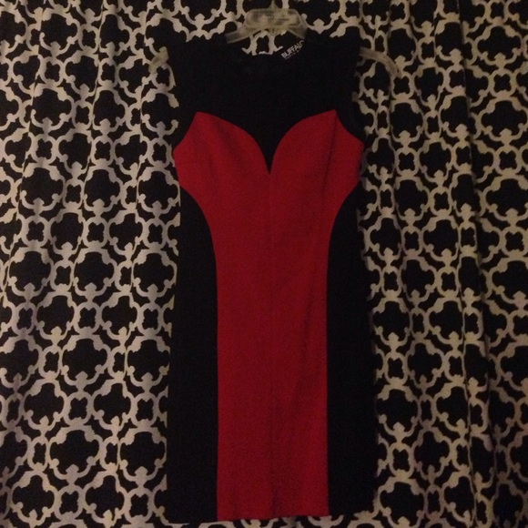 Red Cocktail Lace Dress (M)