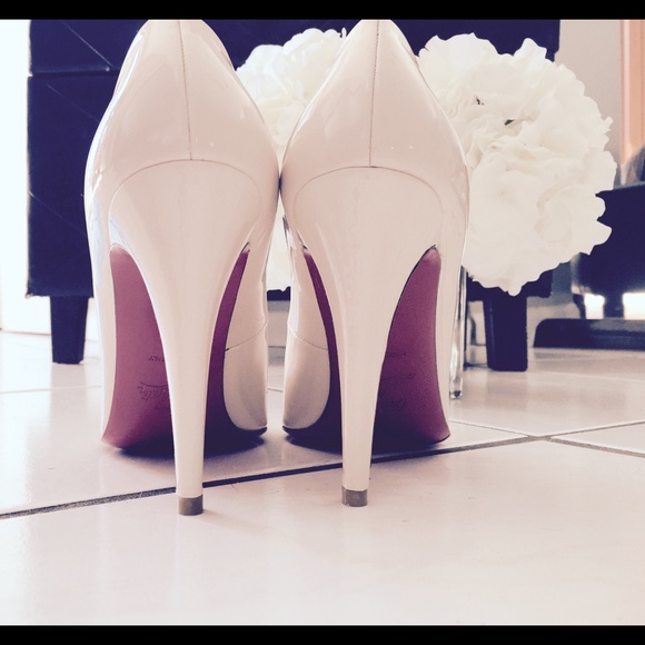 Authentic Christian Louboutin Nude Patent Heels - Picture 3 of 4