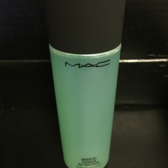 Brand New MAC Green Gel Cleanser