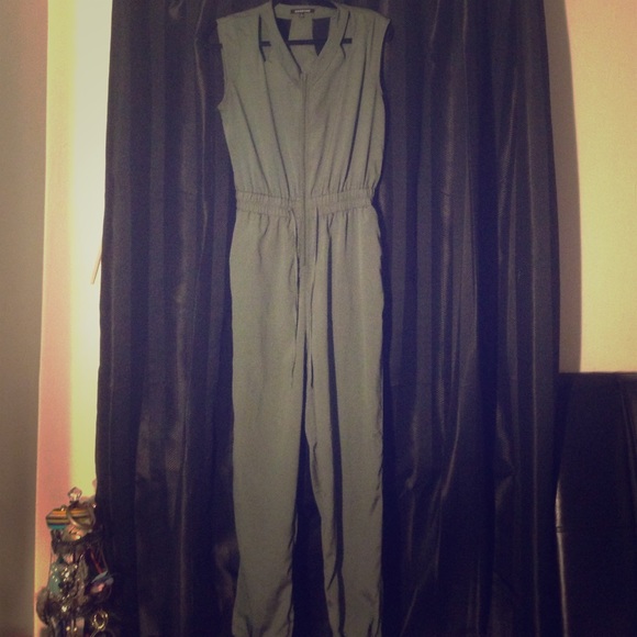 Army green one piece pant set