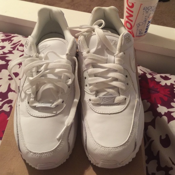 Air Max - Picture 1 of 4