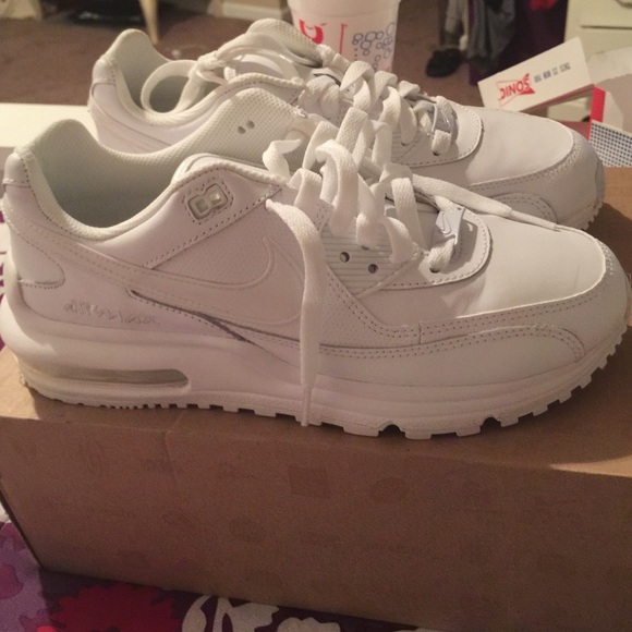 Air Max - Picture 2 of 4