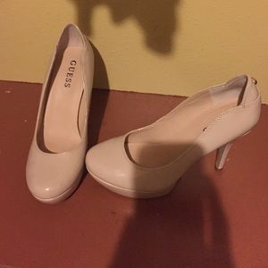 Guess. Color nude. Size 6