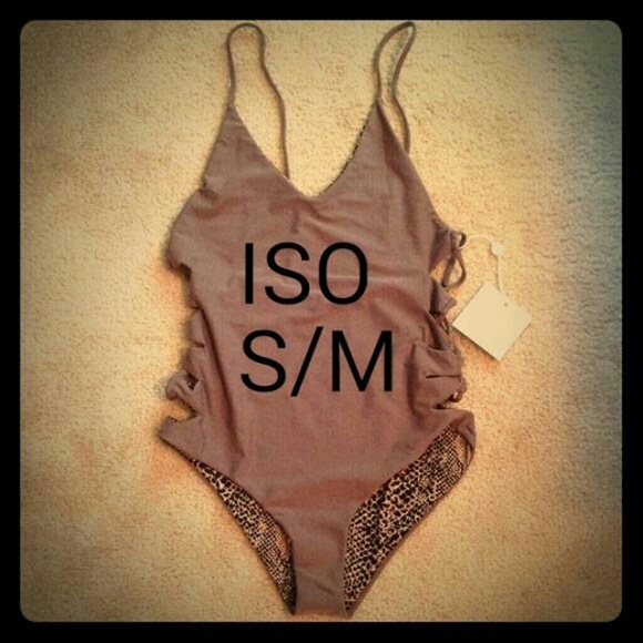 Acacia florence or Capetown in med. Or small