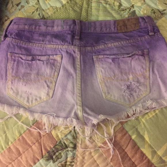 Ombré Distressed Purple Shorts - Picture 3 of 3