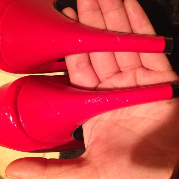 Size 6 cute red high heels - Picture 3 of 3