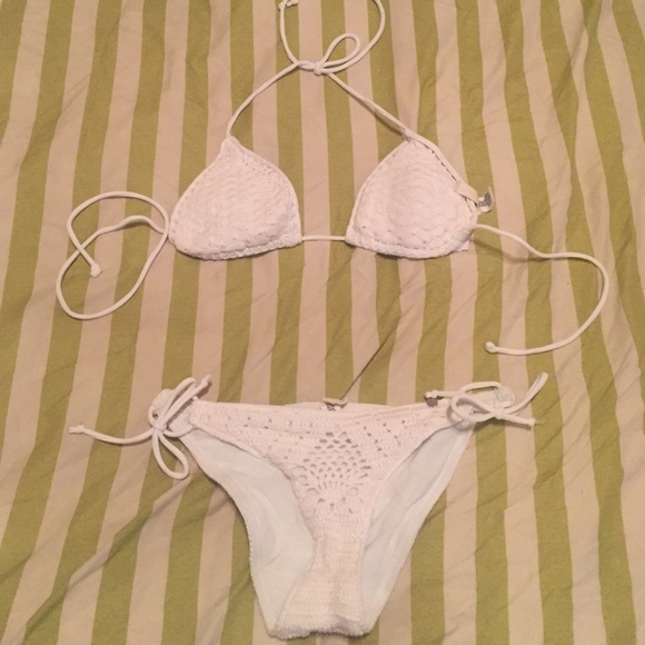 American Eagle white crochet bikini