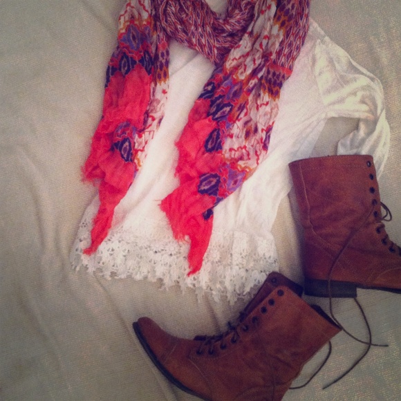 GAP Accessories - Pink pattern GAP Scarf NWT