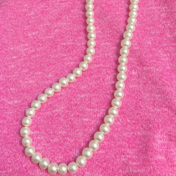 Fashion Pearl Necklace - Picture 1 of 1