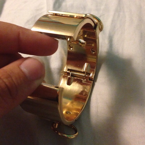 *sold*Gold cuff bracelet - Picture 3 of 4