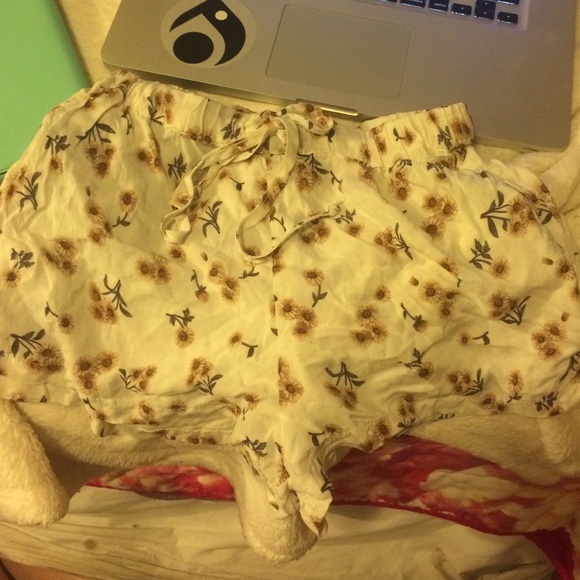 Brandy Melville shorts