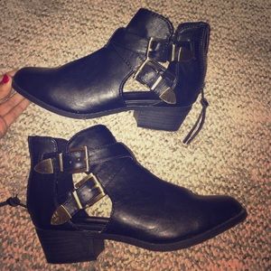 black booties