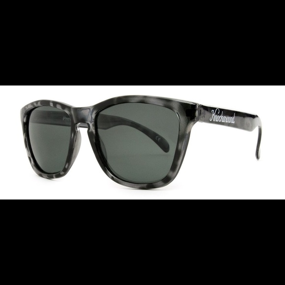 black tortoise shell sunglasses