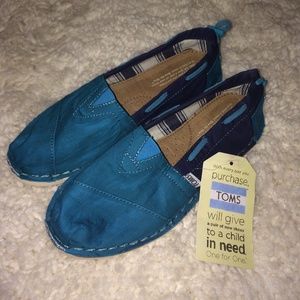 Toms