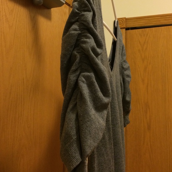 Gray gathered 3 quartered sleeve Express sweater - Picture 2 of 2