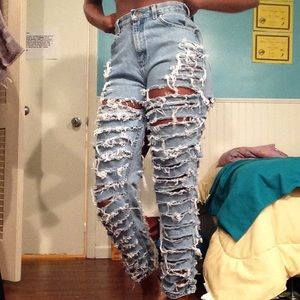 Distressed High waisted jeans