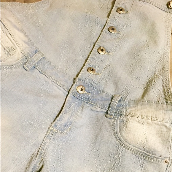 Light denim shortalls - Picture 3 of 4