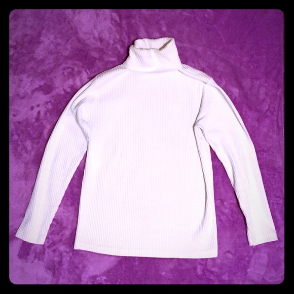 Pretty off-white turtleneck
