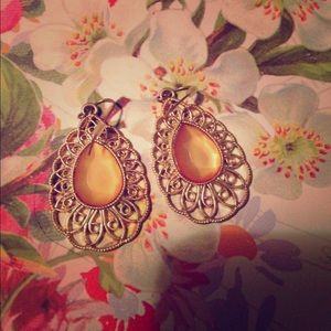 NWOT Gold earrings