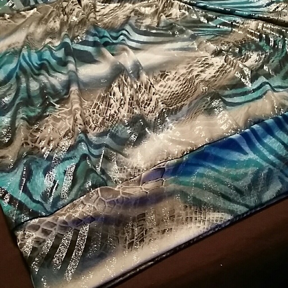 Very cute top - Picture 3 of 4