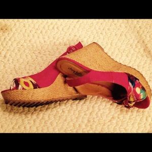 Gently worn Charlotte Roos fuchsia wedges