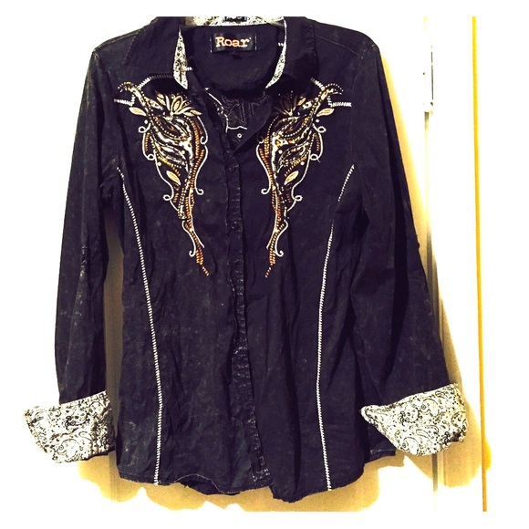 Roar Button-Up