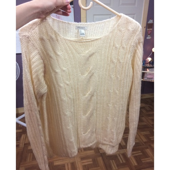 Forever 21 Sweaters - 🎉HP🎉 👑never been worn forever 21 sweater👑