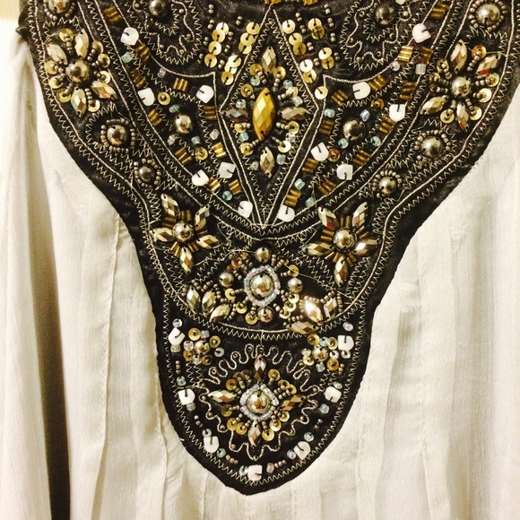 Beaded and embellished gray flowy dress - Picture 2 of 2