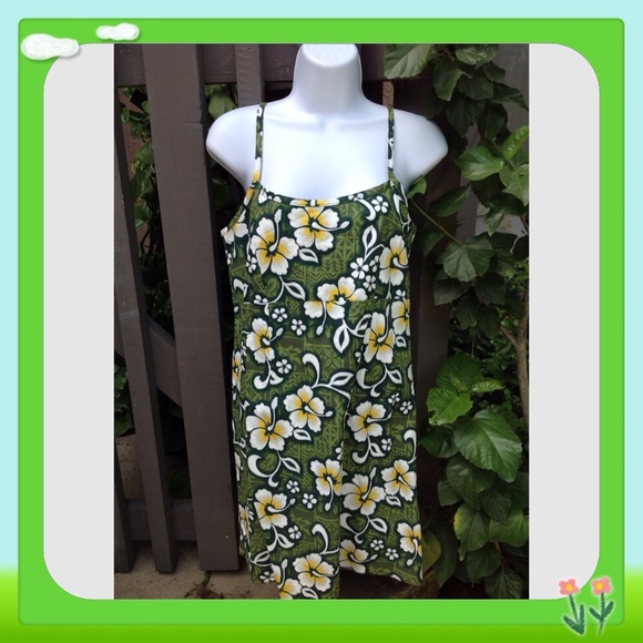Green Hawaiian dress🌴🌺🌞