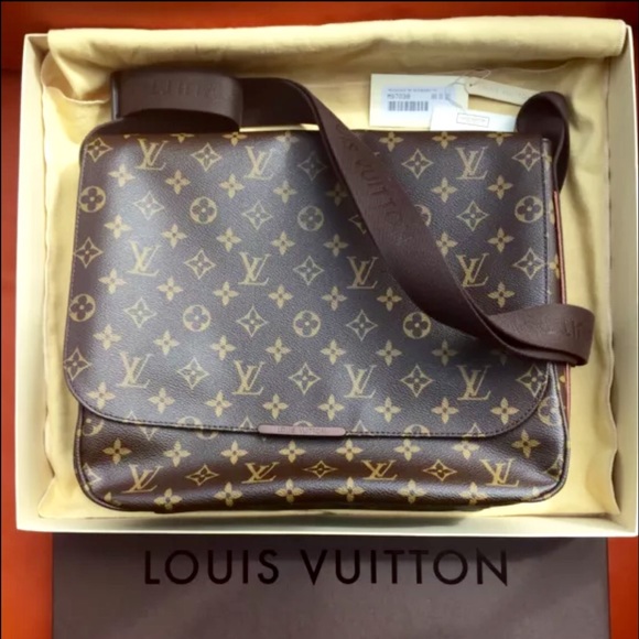Louis Vuitton messenger bag GM