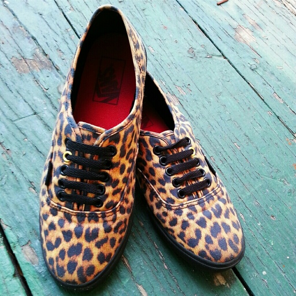 Price Reduced 👇 VANS Animal Print