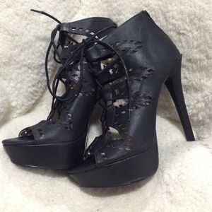 Gorgeous Black Lace-Up Heels