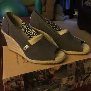 Toms Wedge