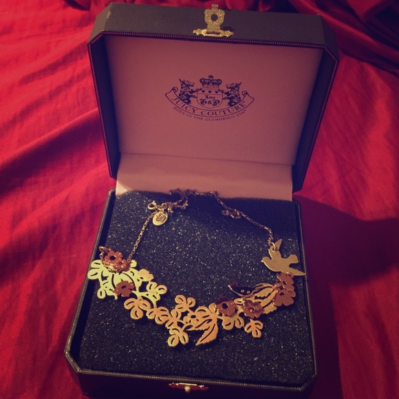 Juicy couture necklace