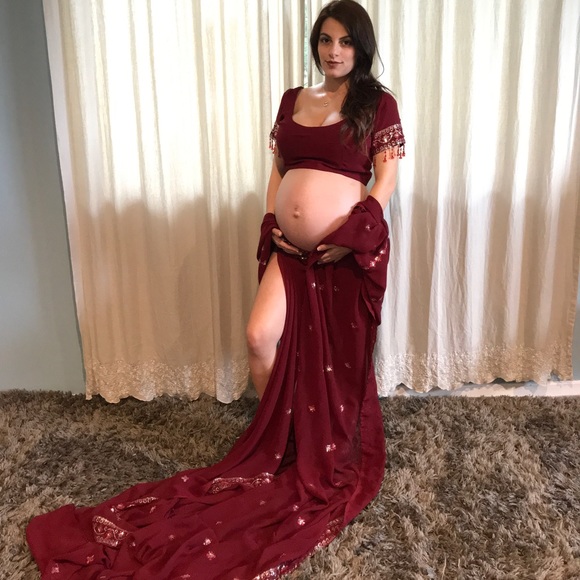 Dresses & Skirts - Absolutely stunning sari😍