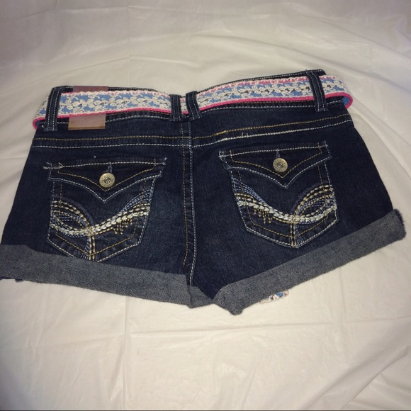 Shorts - Picture 3 of 3