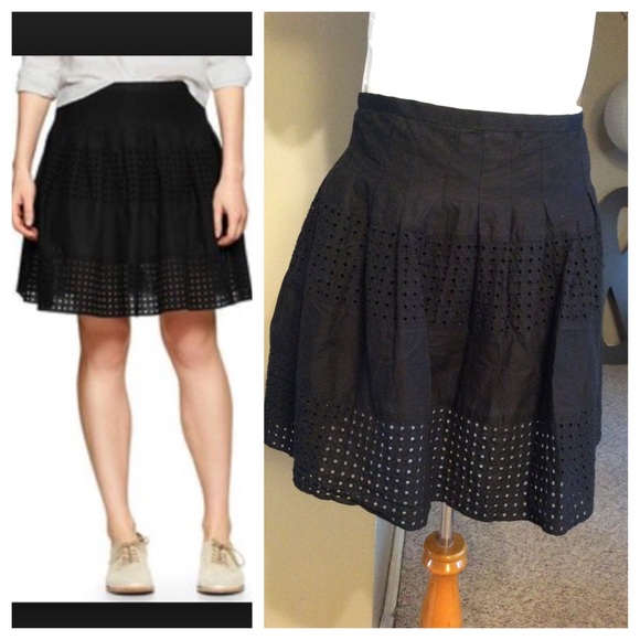 GAP Dresses & Skirts - GAP eyelet skirt