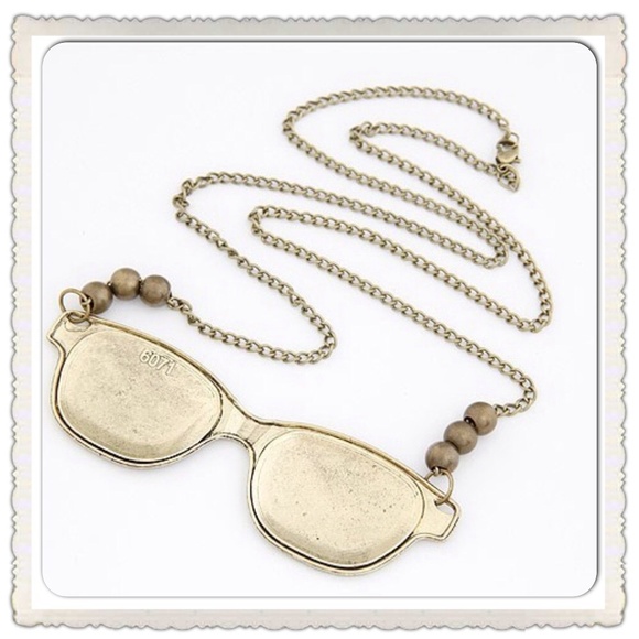 🌹SALE🌹Glasses Necklace - Picture 3 of 3