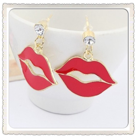 💋SALE💋Hot Lips Earrings