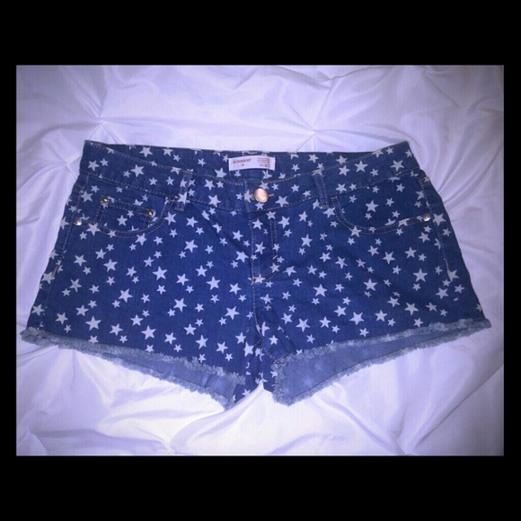 Cutoff shorts with ⭐️ 4th of July ready!