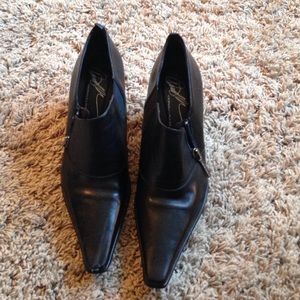 Donald Pliner black bootie