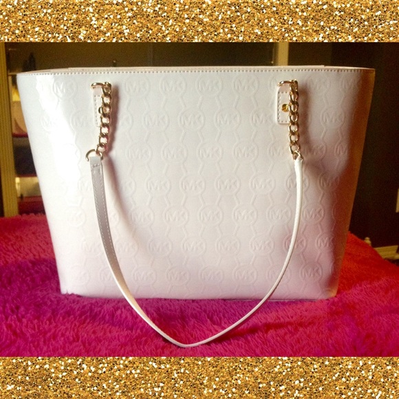 🎉HOST PICK 4/10🎉Michael Kors Jet Set Chain Purse - Picture 1 of 4
