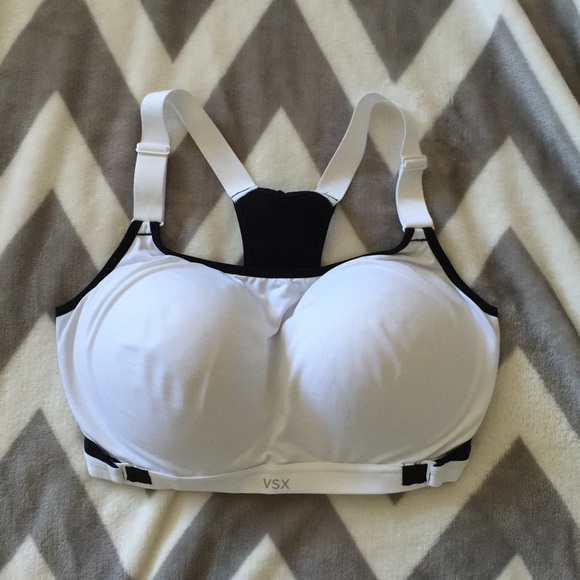 🚫TRADED🚫The Ultimate Cross Train Sports Bra - Picture 2 of 3