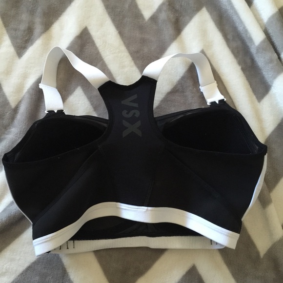 🚫TRADED🚫The Ultimate Cross Train Sports Bra - Picture 3 of 3