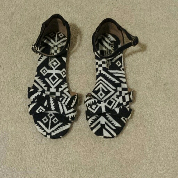 TOMS Tribal print sandals